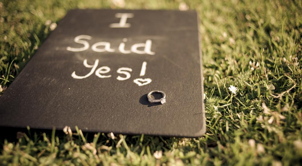 5 Ideas for Announcing Your Engagement on Social Media