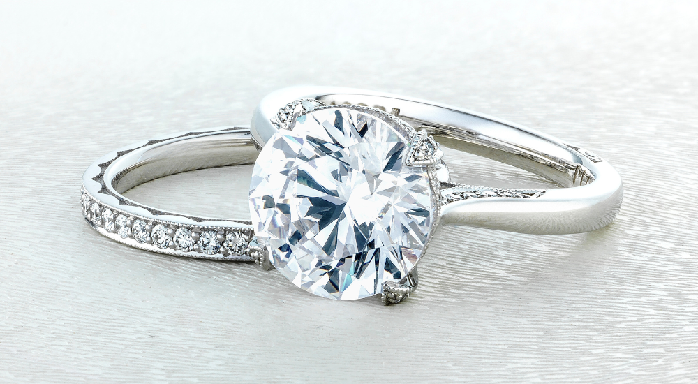 White Gold vs Platinum: How to Choose the Right Metal for You