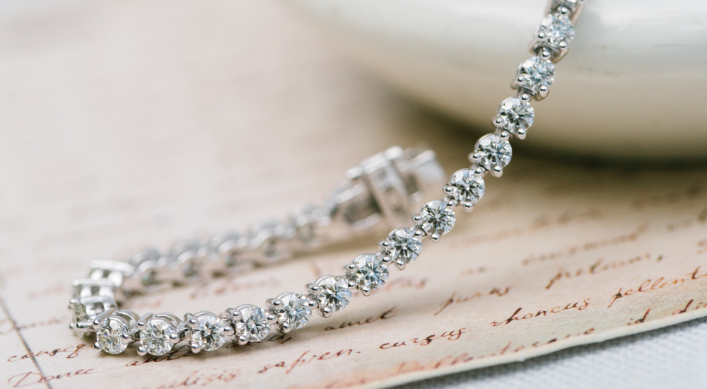 Guide to Classic and Timeless Jewelry