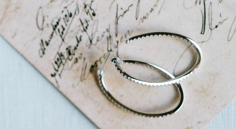 How to Safely Travel With Jewelry