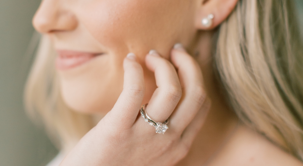 Should You Travel With Your Jewelry?