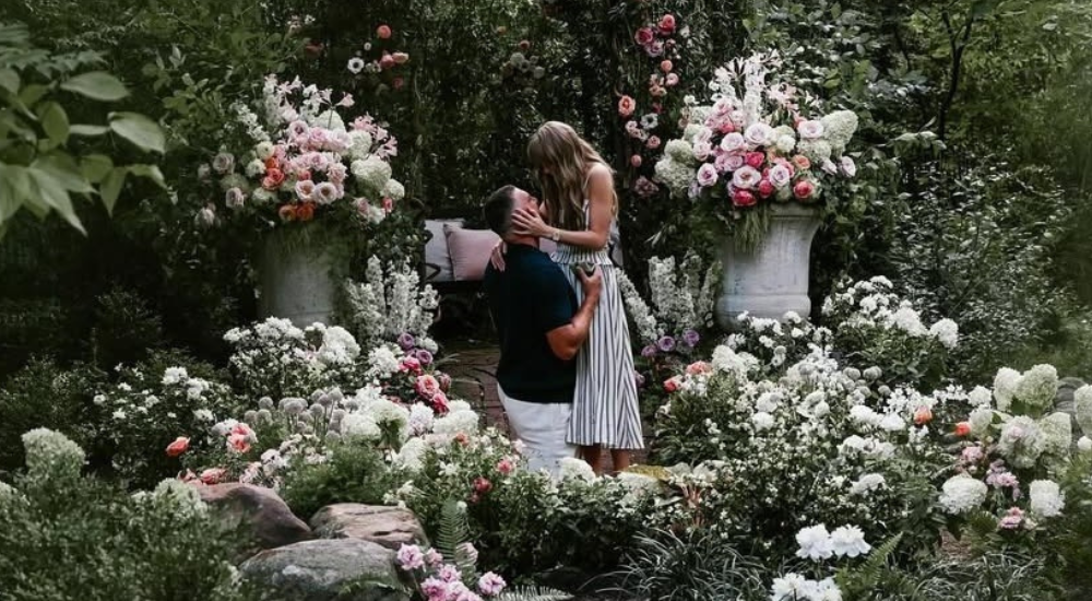 Taylor Swift’s Engagement Ring: A Closer Look at the Details