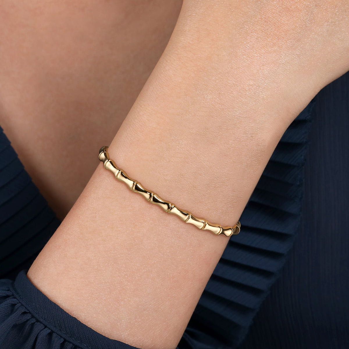 Gabriel & Co. Bar Station Bangle