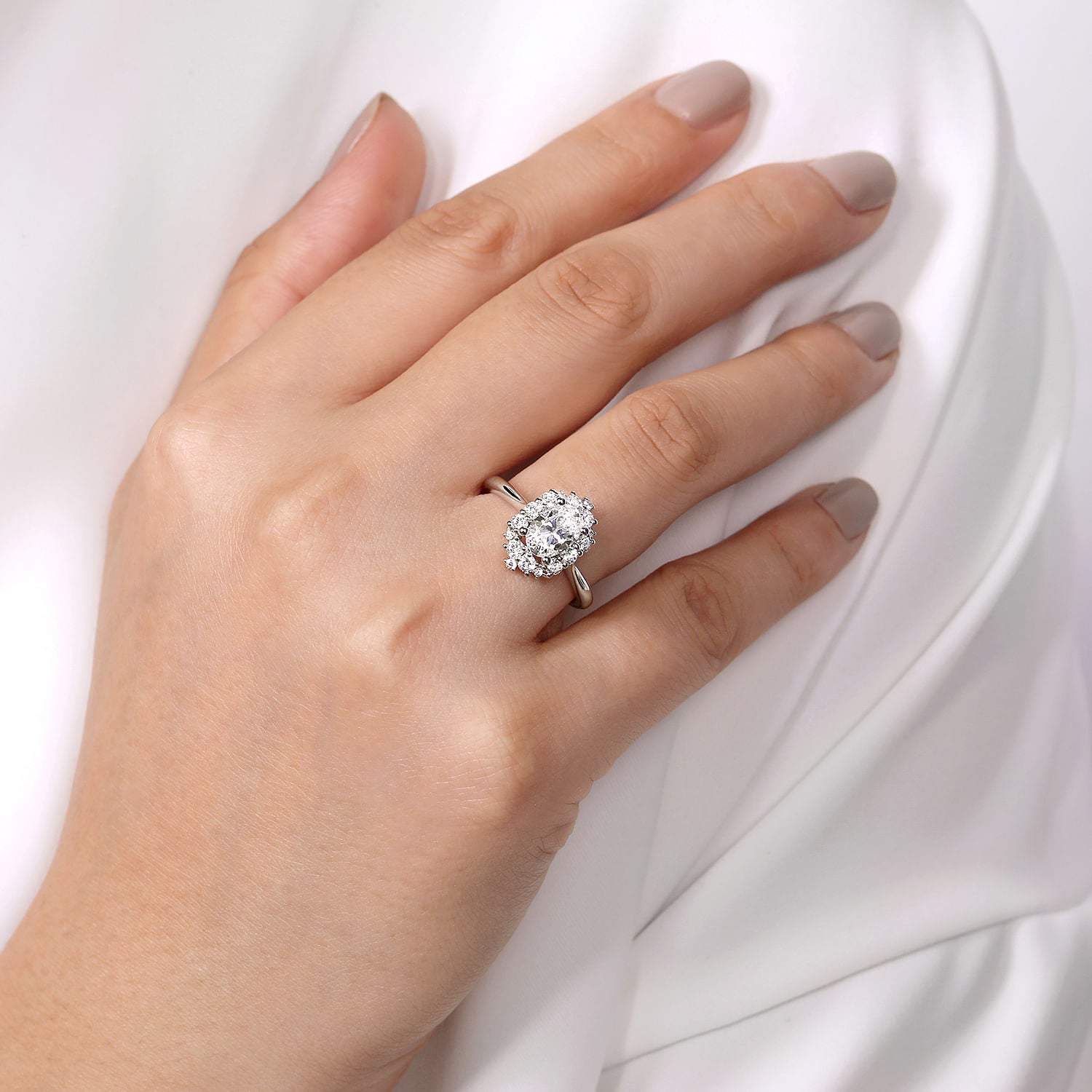 Gabriel & Co. 'Jada' Oval Halo Diamond Engagement Ring Mounting