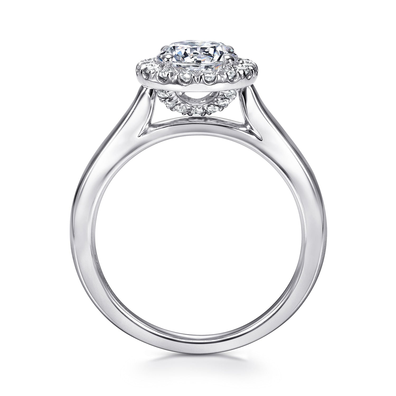 Round Halo Diamond Engagement Ring