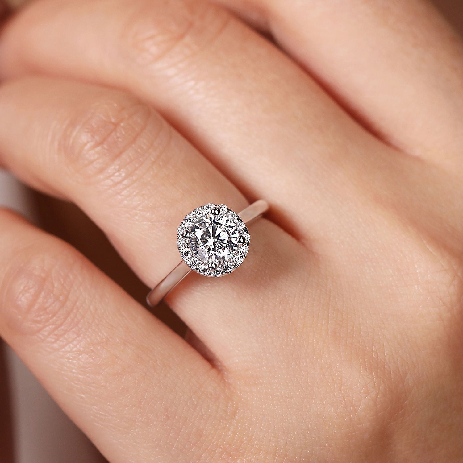 Round Halo Diamond Engagement Ring