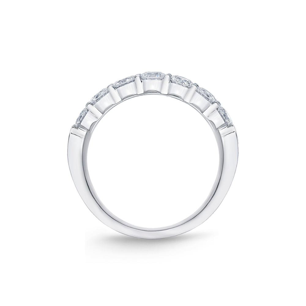 Memoire Petite Prong 7-Diamond Band