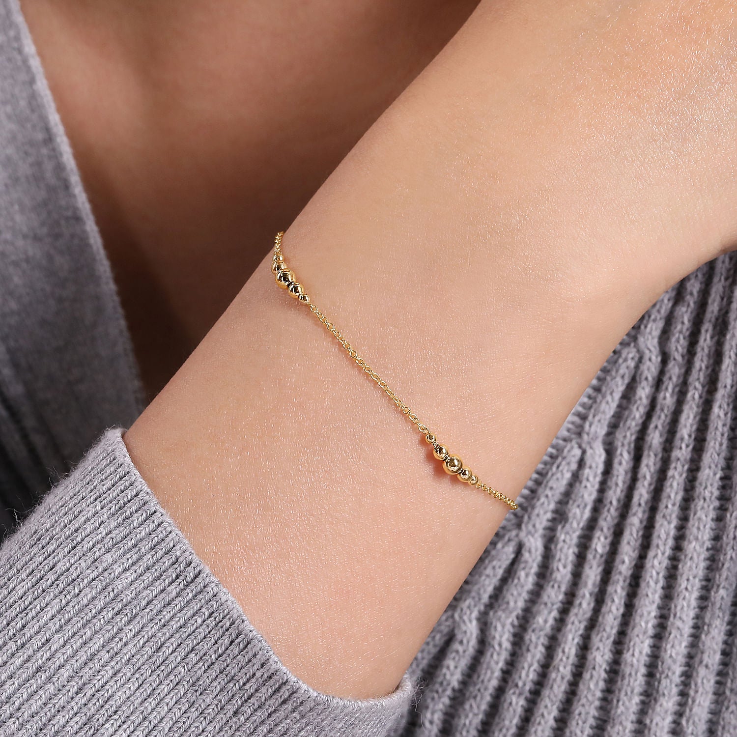 Gabriel & Co. Graduating Bead Station Bracelet